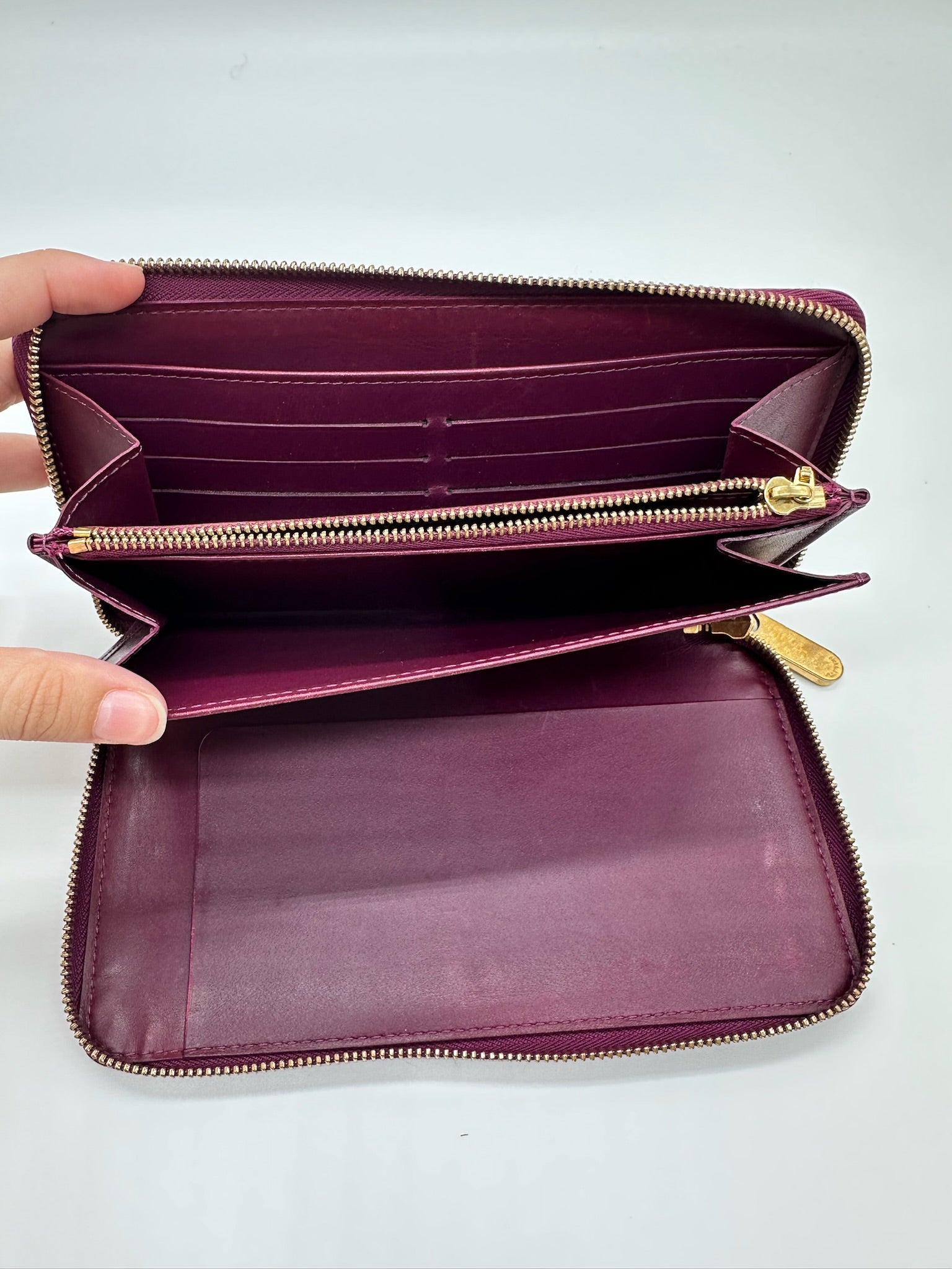 Louis Vuitton Wallet in Amarante Vernis