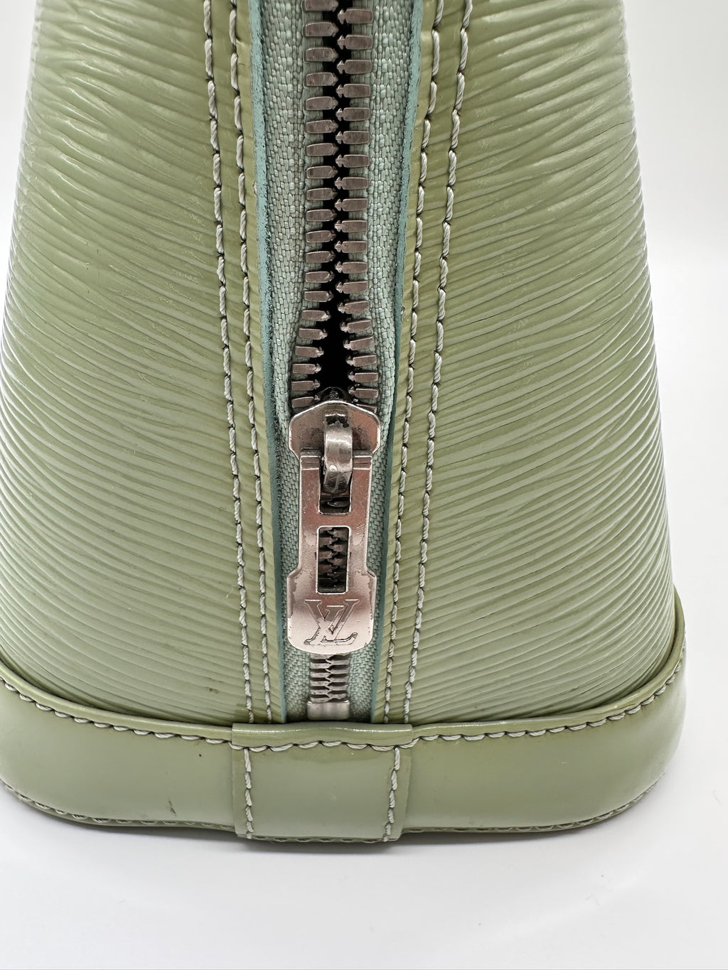 Louis Vuitton Electric Epi Alma in Amande