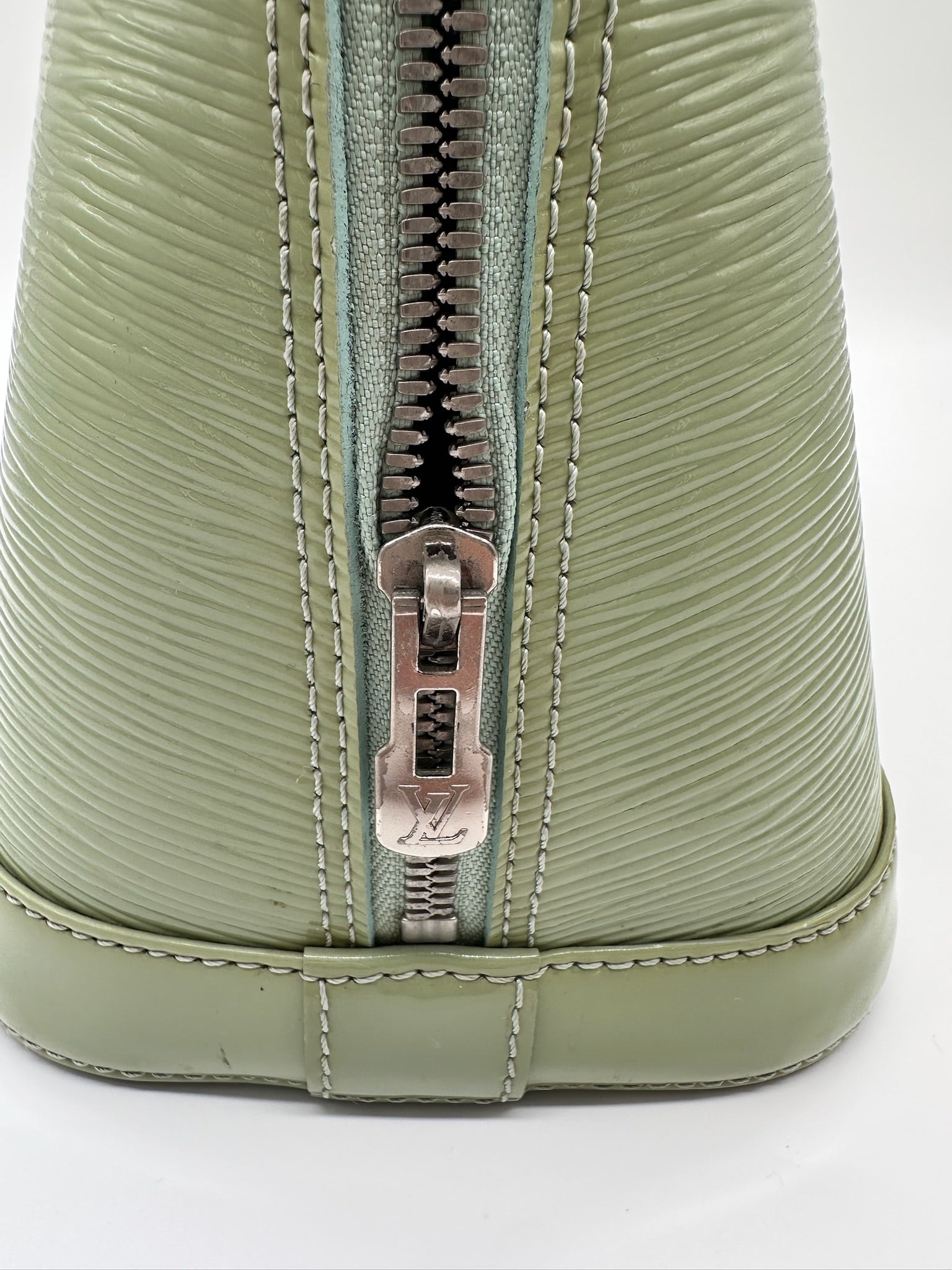Louis Vuitton Electric Epi Alma in Amande