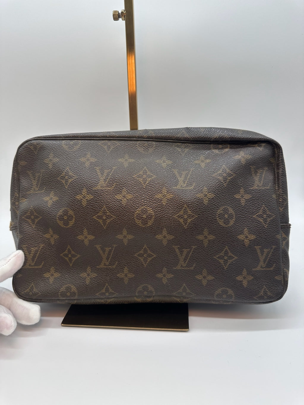 Louis Vuitton Trousse Toilette 28