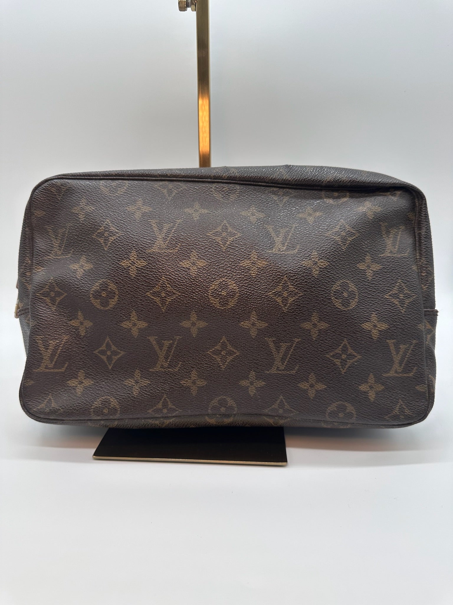 Louis Vuitton Trousse Toilette 28