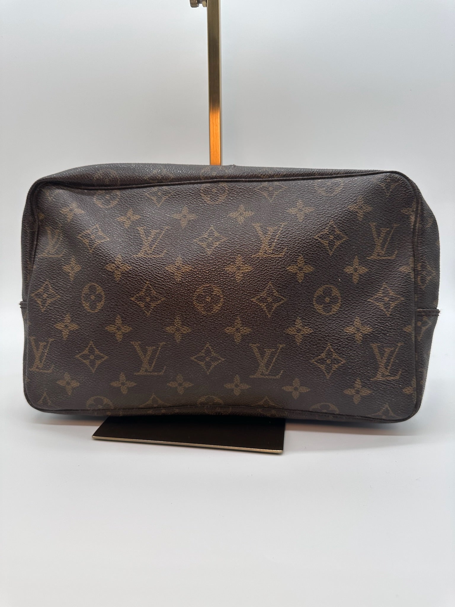 Louis Vuitton Trousse Toilette 28
