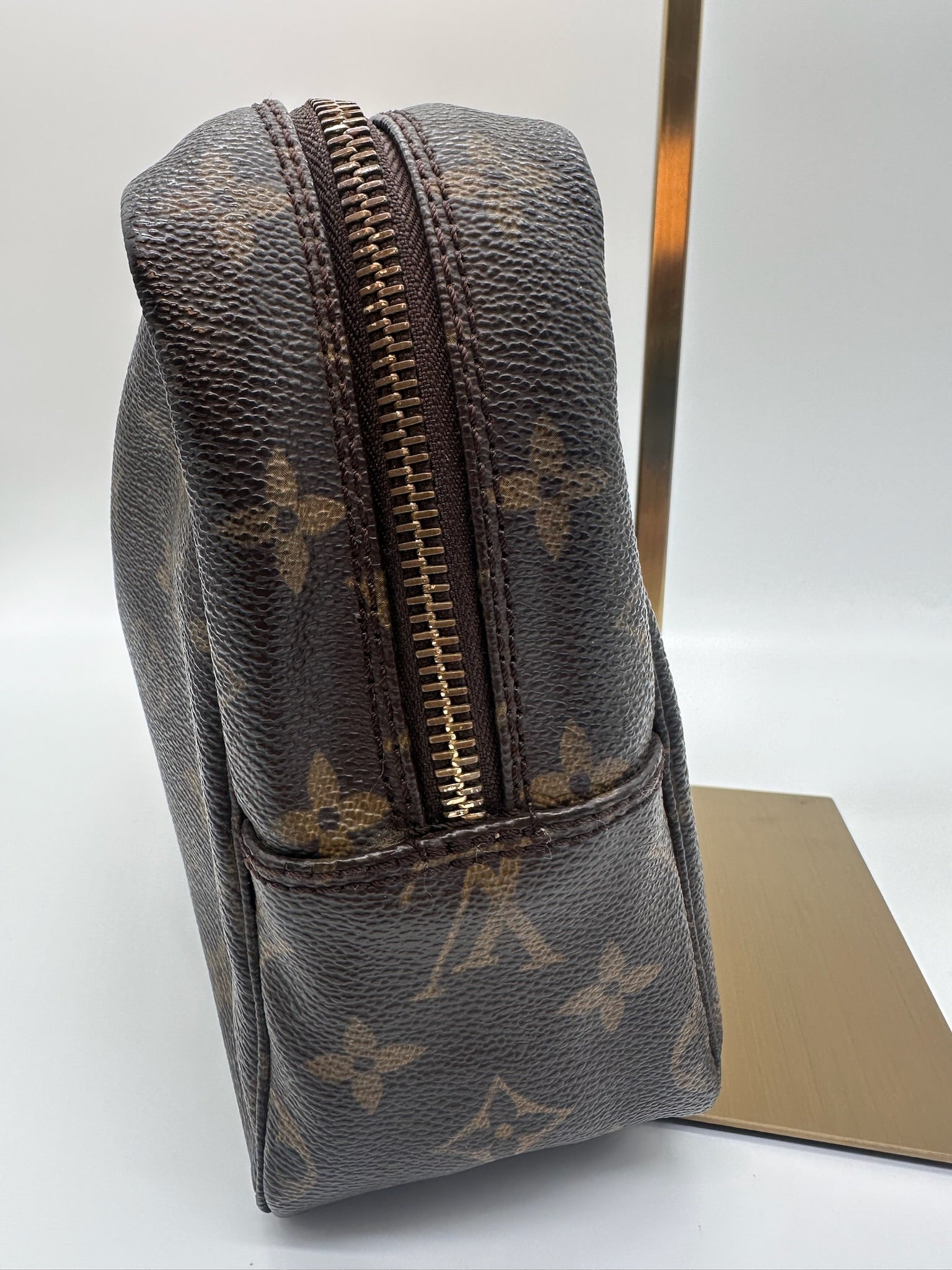 Louis Vuitton Trousse Toilette 28