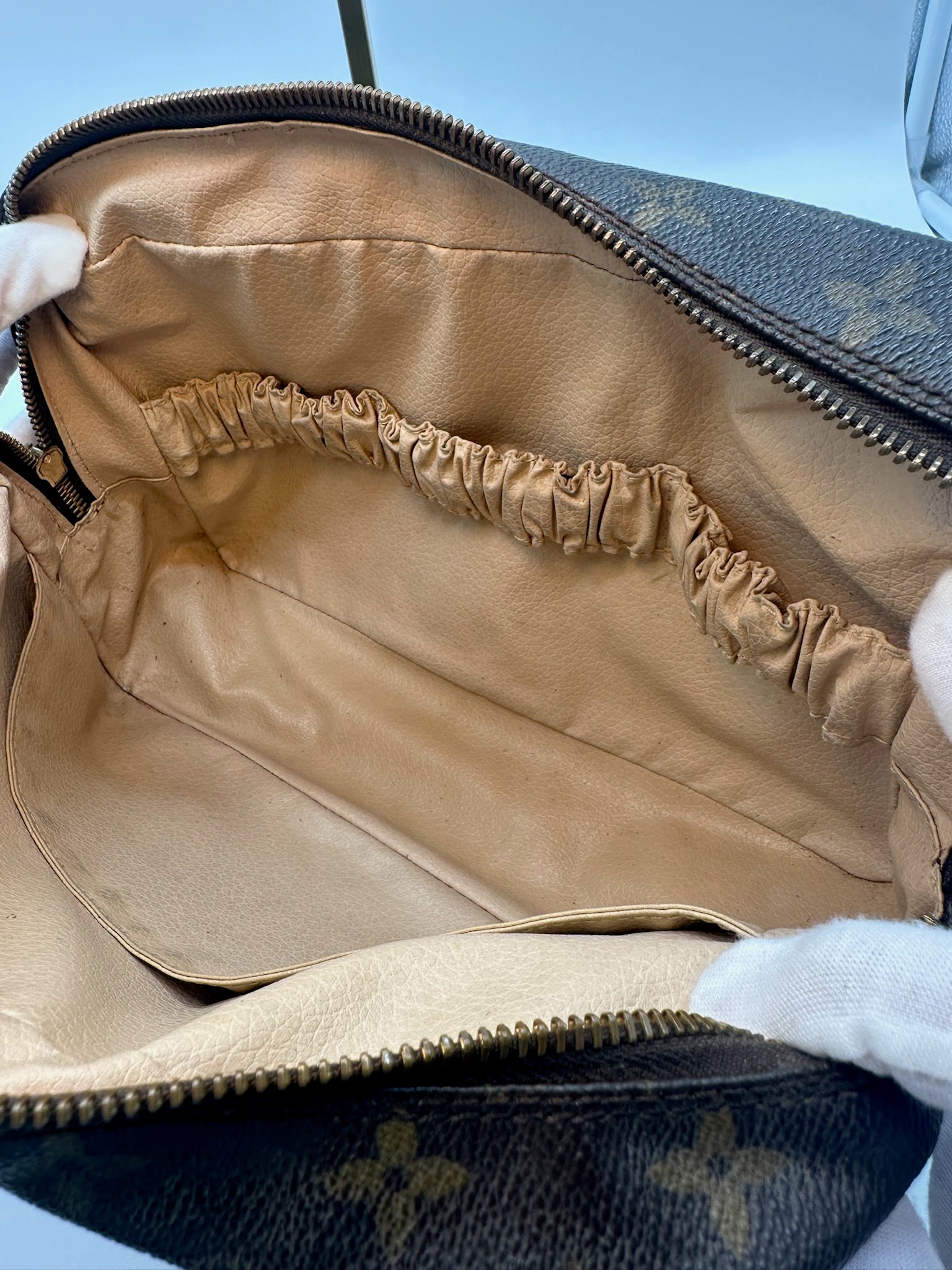 Louis Vuitton Trousse Toilette 28