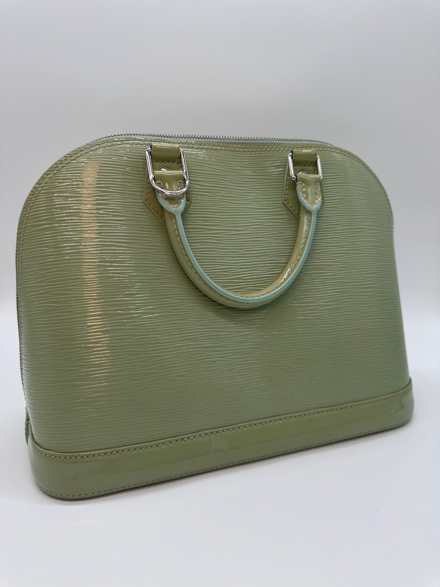 Louis Vuitton Electric Epi Alma in Amande