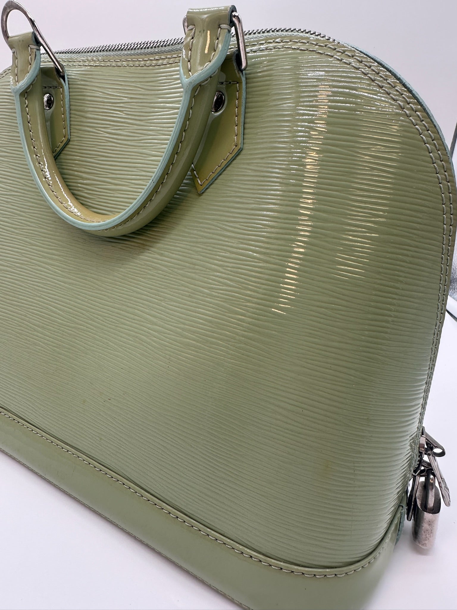 Louis Vuitton Electric Epi Alma in Amande