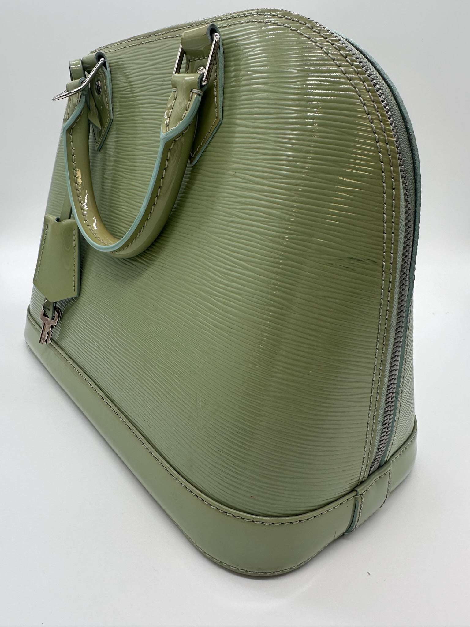 Louis Vuitton Electric Epi Alma in Amande