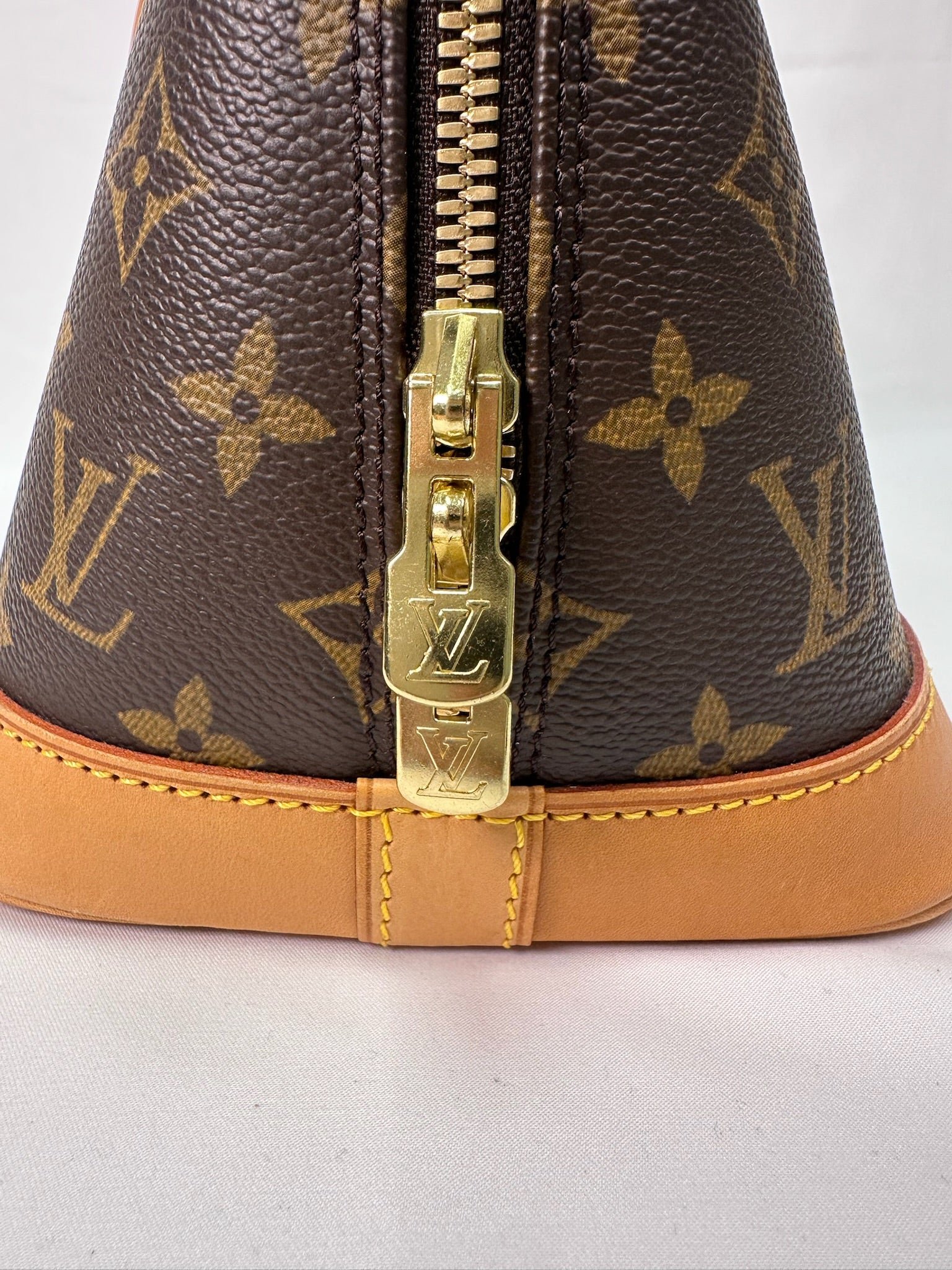 Louis Vuitton Alma PM