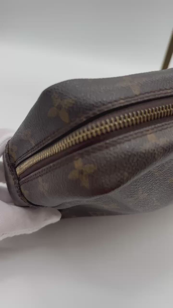 Louis Vuitton Trousse Toilette 28